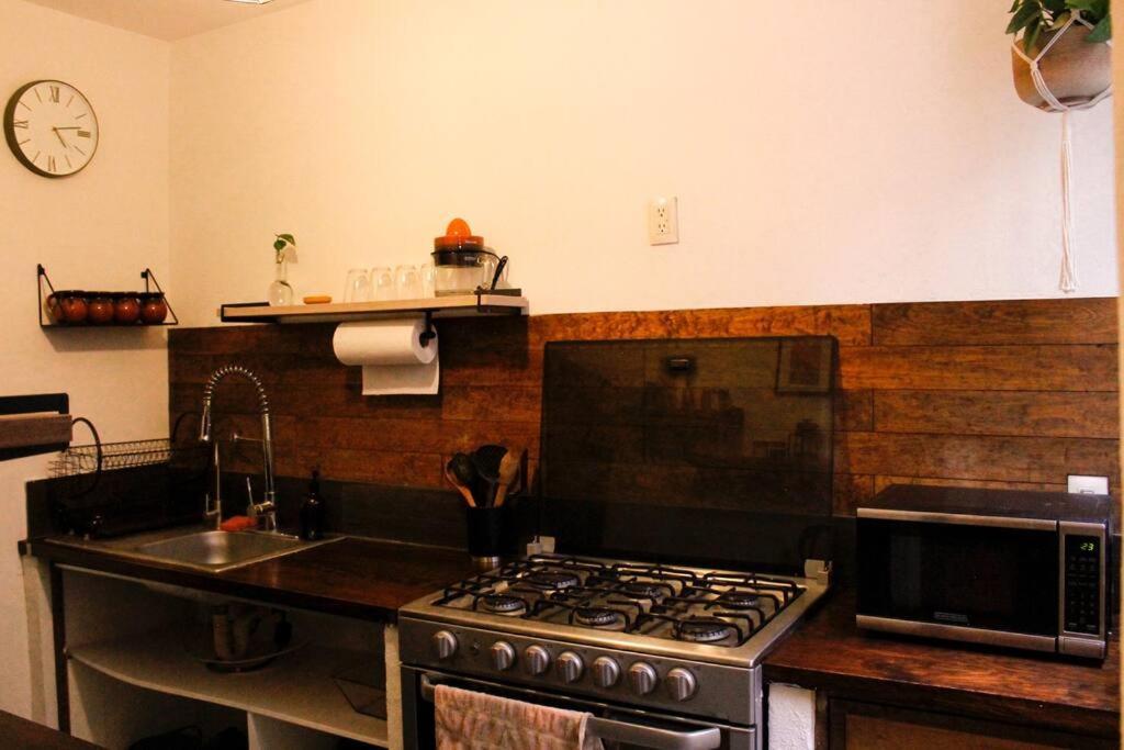 New Mex Inspired Bo-Ho Chic Apartment With Private Patio And Roof Terrace เม็กซิโกซิตี้ ภายนอก รูปภาพ